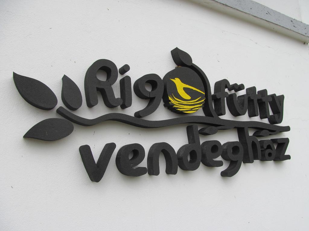 Rigofuetty Vendeghaz Hotel Tiszaalpar Екстериор снимка