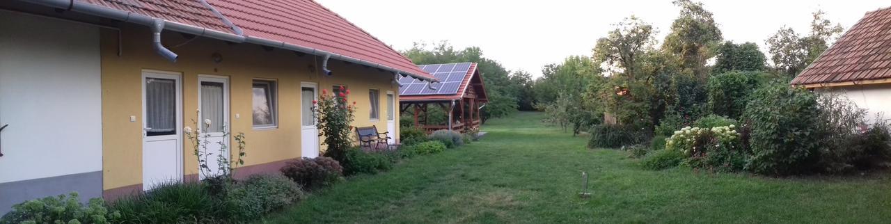 Rigofuetty Vendeghaz Hotel Tiszaalpar Екстериор снимка
